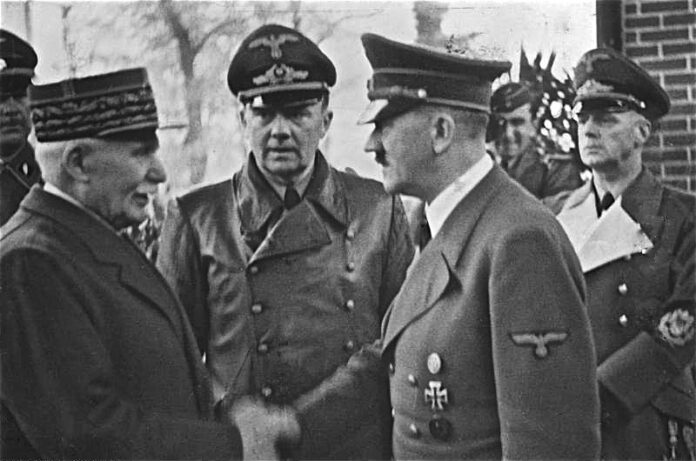 Treffen in Montoire-sur-le-Loir. Am 24. Oktober 1940 begrüßt Hitler den französischen Staatschef Marschall Petain.