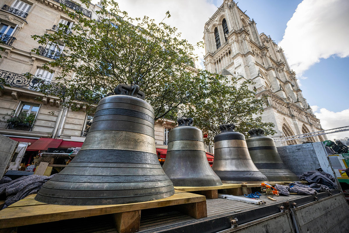 Die Glocken für Notre-Dame erreichen die restaurierte Kathedrale am 12.09.2024 (Foto: IMAGO/Blondet Eliot/ABACA)