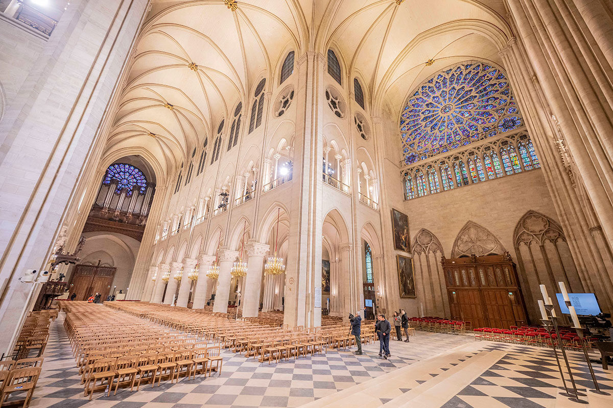 Blick ins Kirchenschiff von Notre-Dame vor der ersten Messe am 8.12.2024 (Foto: IMAGO/Blondet Eliot/ABACA)