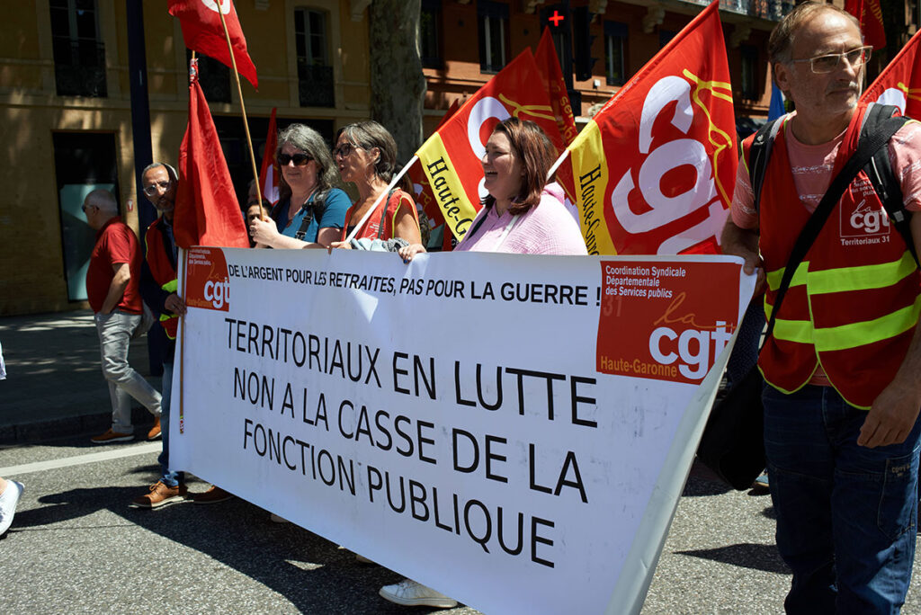 Proteste der Gewerkschaften in Toulouse gegen die Sparpolitik der Regierung im Mai 2025 (Foto: IMAGO/Alain Pitton)