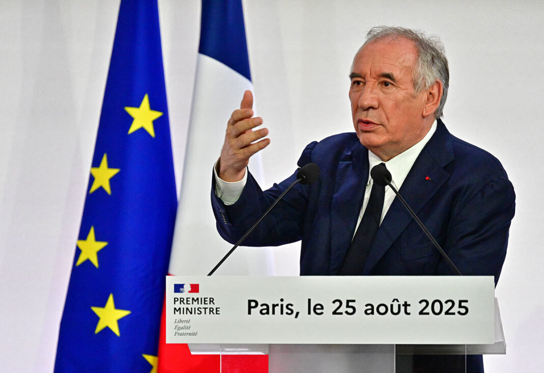 Pokert mit der Vertrauensfrage: Premierminister François Bayrou (Foto: IMAGO/Christian Liewig)