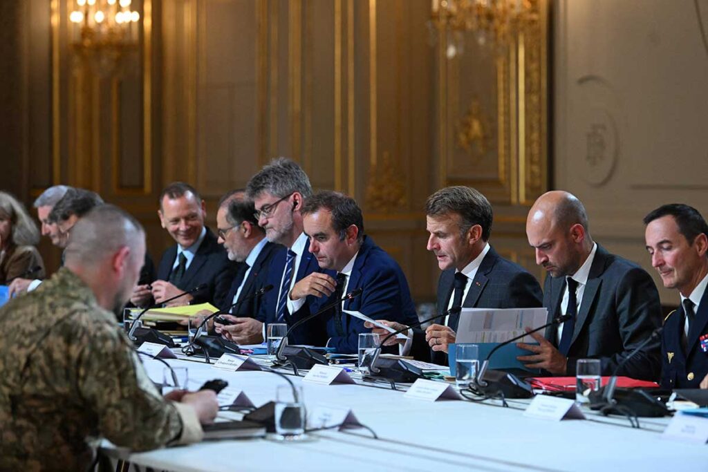 Seit Jahren ein enger Vertrauter Macrons: der bisherige Verteidigungsminister Lecornu (Foto: IMAGO/Accorsini Jeanne/Pool/ABACA)