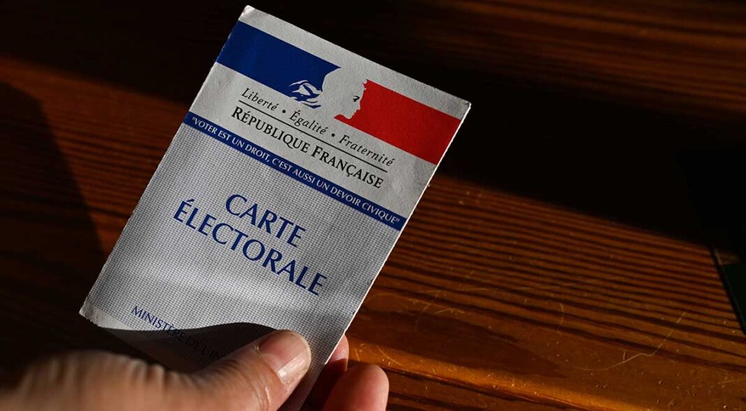 Die Wahlkarte in Frankreich (Foto: IMAGO/Artur Widak)